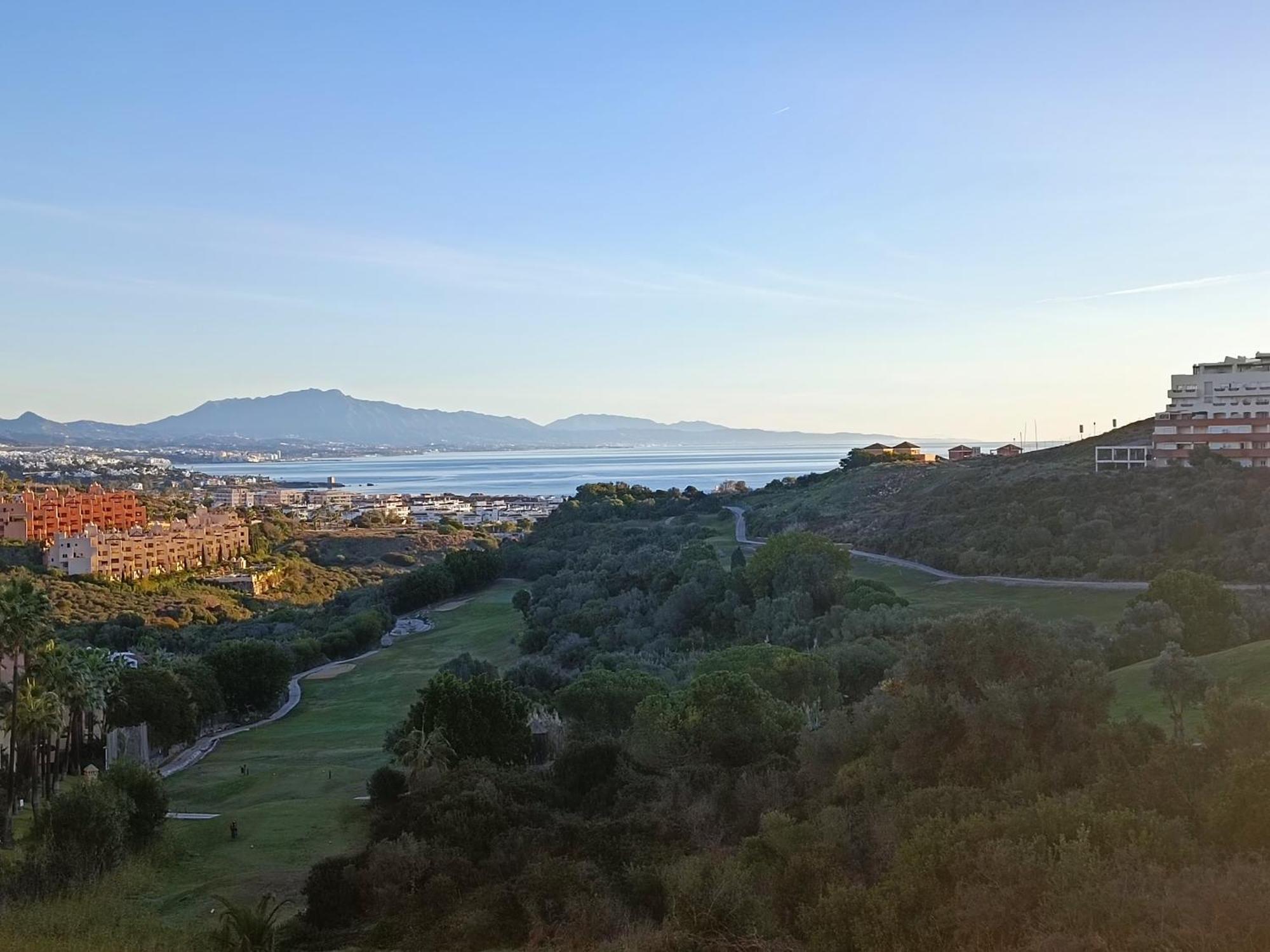 Duquesa Village Cozy Golf & * Manilva